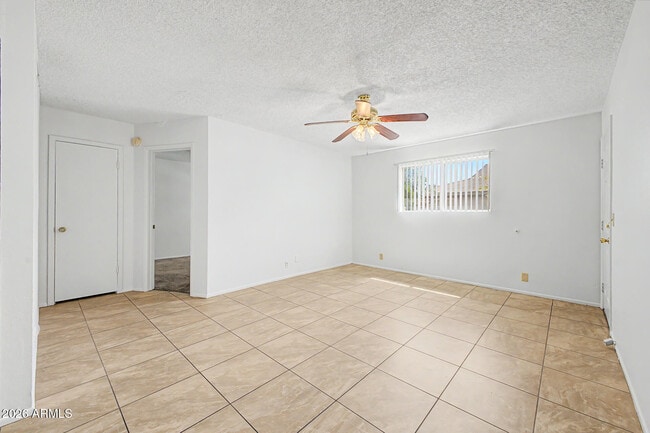 Building Photo - 2931 E Beck Ln