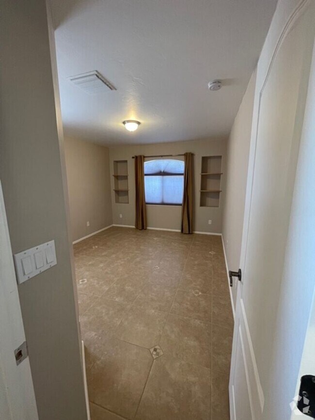 Building Photo - Available in JULY, Single story 3bd/ 2bath...