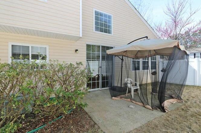 Building Photo - 107 W Oaks Ct
