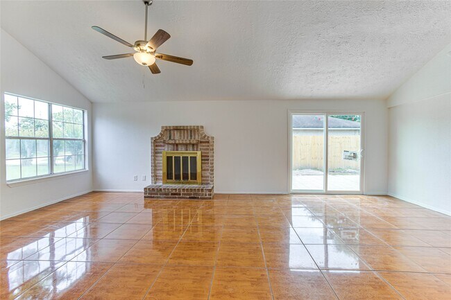 Building Photo - 7535 Roaring Springs Dr