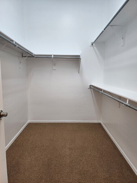 Master Closet - 4073 E Reins Rd