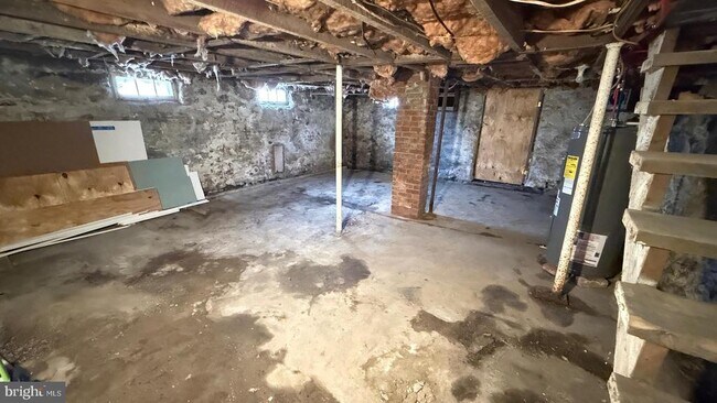 Building Photo - 6 Fern Ave