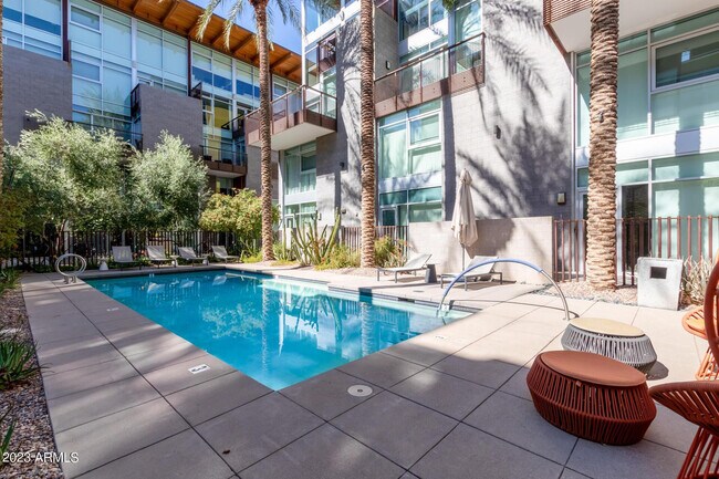 Building Photo - 4737 N Scottsdale Rd