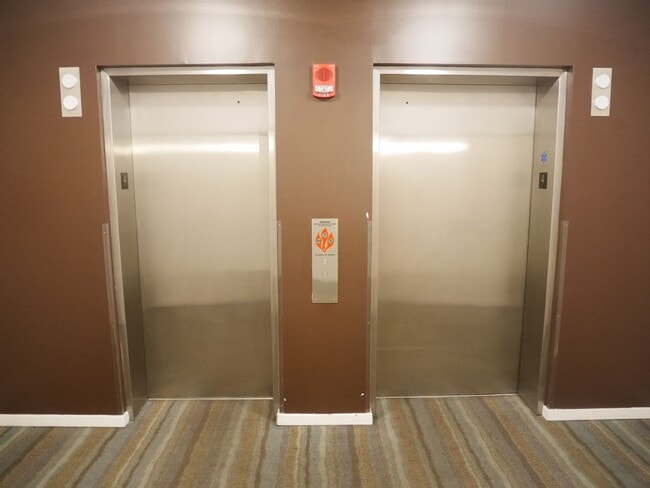 Building Photo - Modern 1-Bedroom Condo in One Independence...