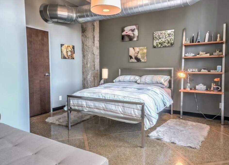 Building Photo - 350 Saint Peter St