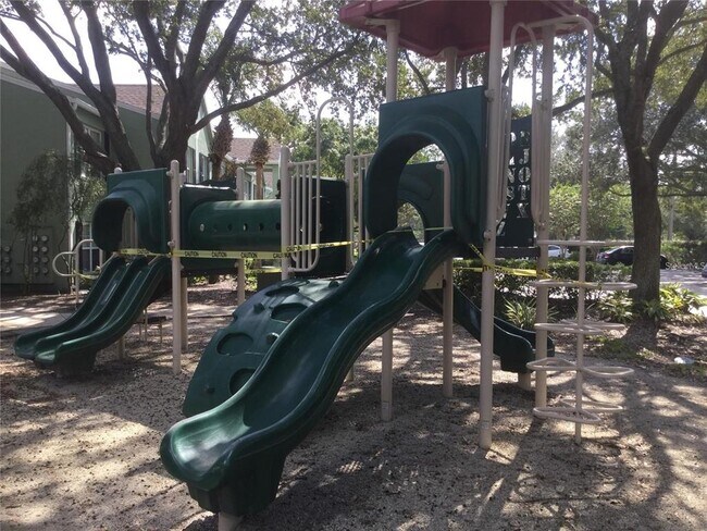 Building Photo - 2071 Dixie Belle Dr