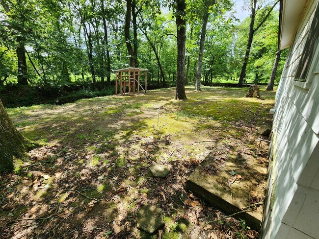 Building Photo - 8807 Creek Trail