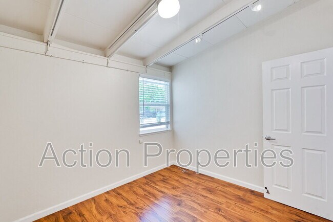 Building Photo - 1343 Torrance Ave