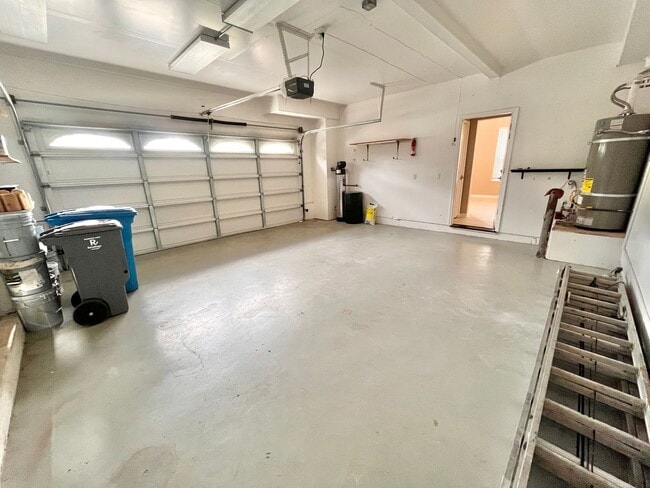 Building Photo - Beautifully Remodeled 4-Bedroom, 2.5 Bath ...