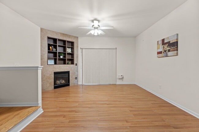 Building Photo - Spacious 3 story Townhome-Close to Downtown Raleigh- Renaissance Park-Available Now!
