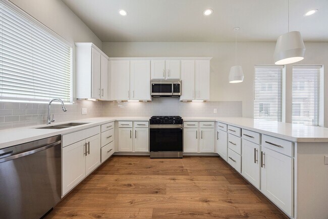 Building Photo - 6317 Brighton Oaks Ln