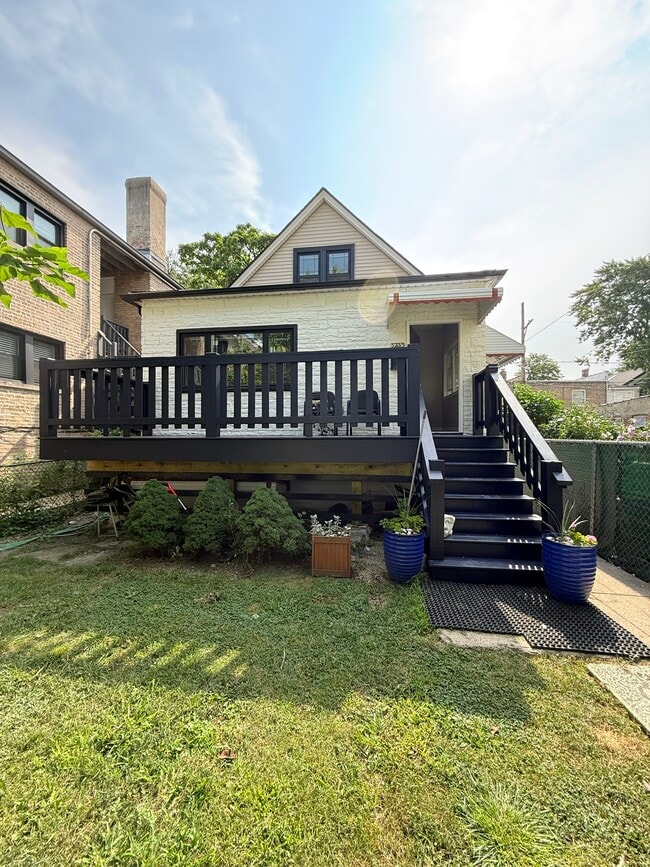Building Photo - 3255 N Kenneth Ave