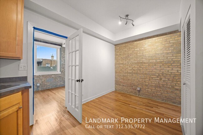 Building Photo - 4546 N Albany Ave