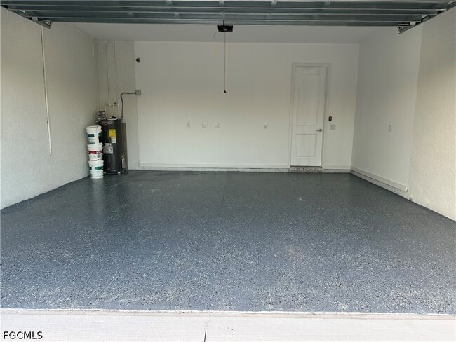 Building Photo - 2801 SW Embers Terrace