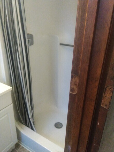 Building Photo - 7312 Central Avenue Pike