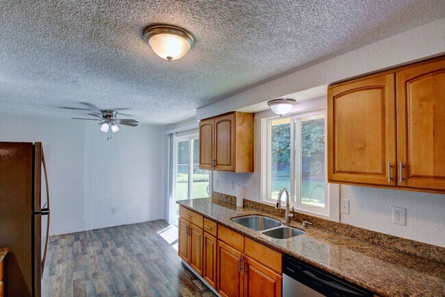 Building Photo - Wilson Duplex