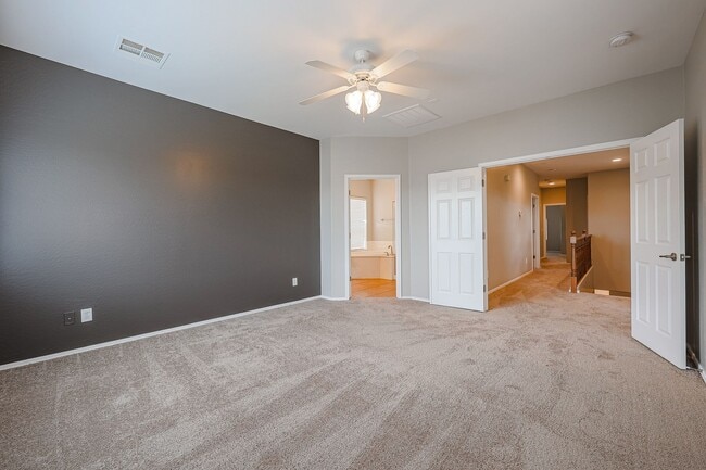 Building Photo - 4 bed, 3.5 bath house in Stetson Valley, Phoenix
