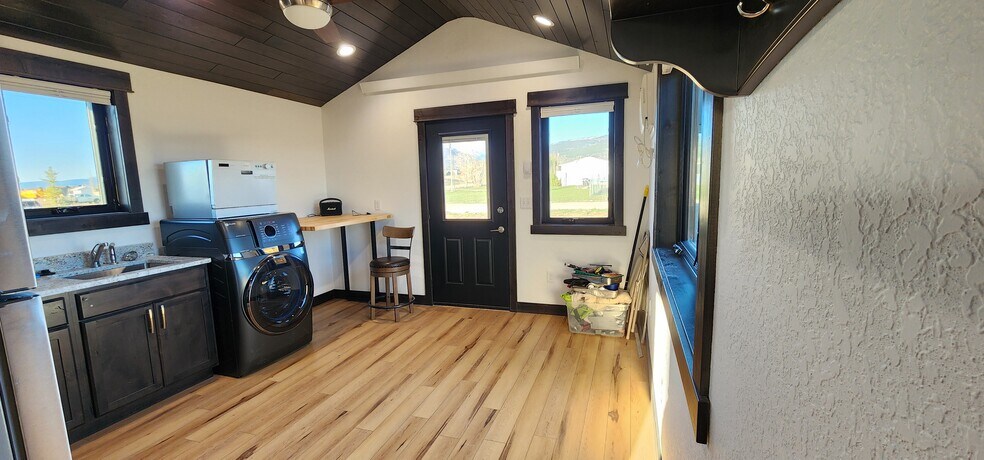 Building Photo - 5022 S 400 W