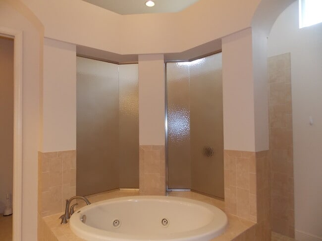 Building Photo - 1271 W Skyview Crossing Dr