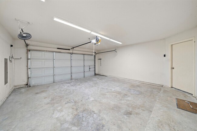 Building Photo - 6245 White Pine Dr