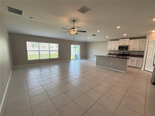 Building Photo - 15427 Miller Creek Dr