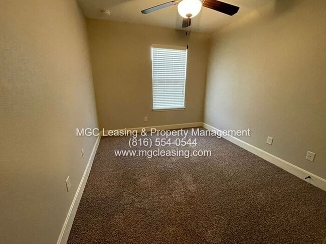 Building Photo - Eagle Creek Townhome - Unlock One Month Free with a May Move-In & 13-Month Lease