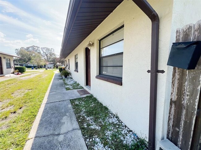 Building Photo - 1016 9th Ave NW