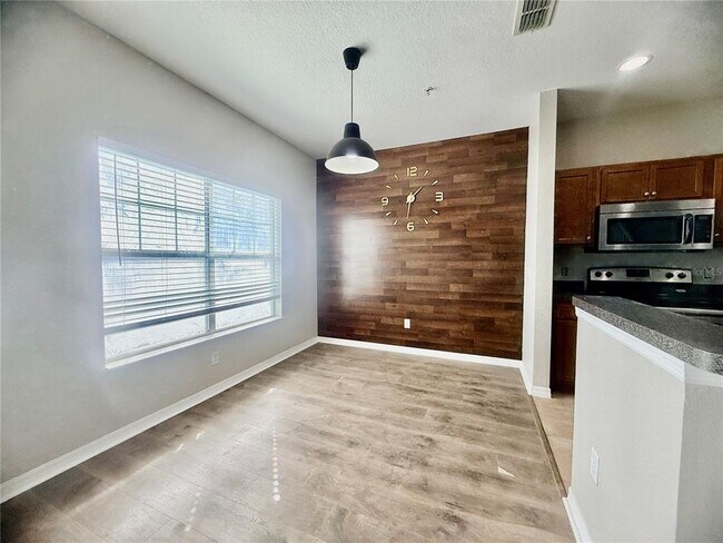 Building Photo - 2424 Grand Central Pkwy