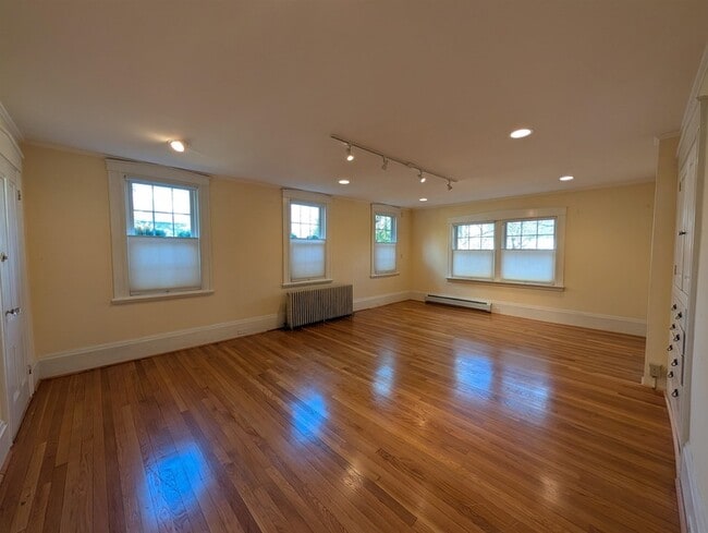 Building Photo - 119 Mill Rd