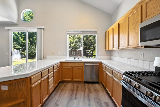 Building Photo - 9437 Red Spruce Way