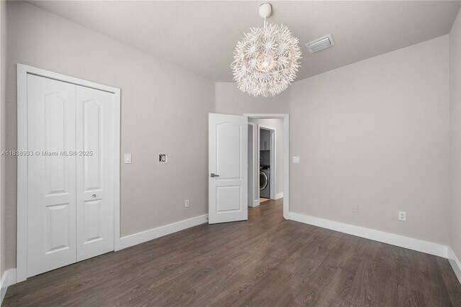 Building Photo - 8555 NW 111th Ct