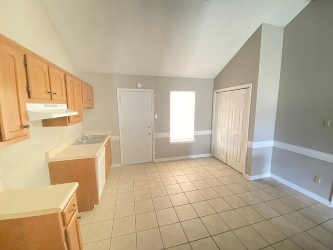 Building Photo - 5541 Oak Branch Cir - Available Now!