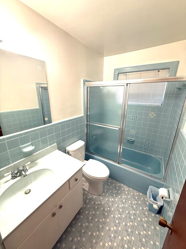 Building Photo - ** 2 Bed 2 Bath located by Trenholm State ** Call 334-366-9198 to schedule a self tour