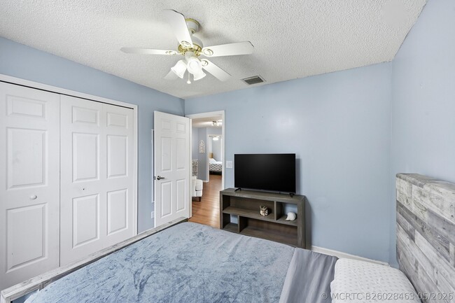 Building Photo - 15073 Oak Chase Ct