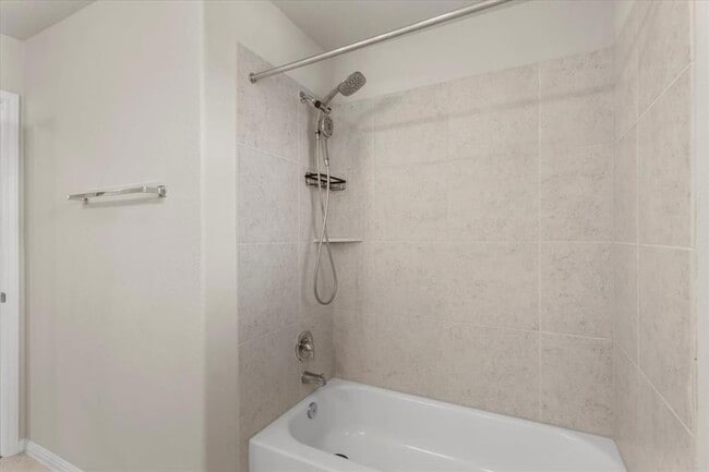 Building Photo - 121 Emerald Pass