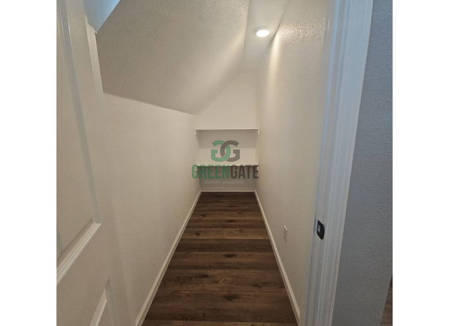 Building Photo - Gorgeous 1 Bedroom, 1 Bathroom Home Availa...
