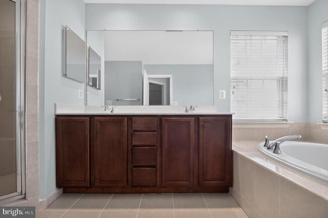 Building Photo - 43278 Sunderleigh Square