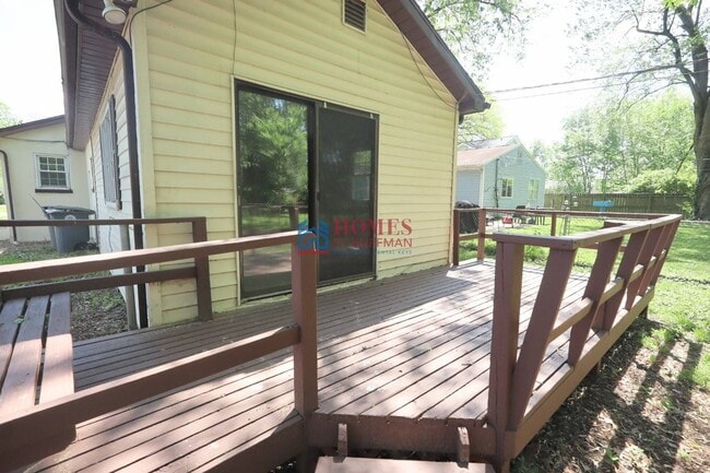 Building Photo - Three bedroom House | Two Bathroom