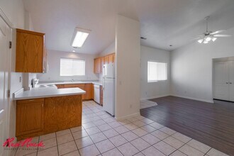 Building Photo - Spacious 3 Bedroom Home in Ivins! MOVE IN ...