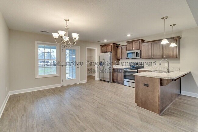 Building Photo - 338 Tallulah Bend
