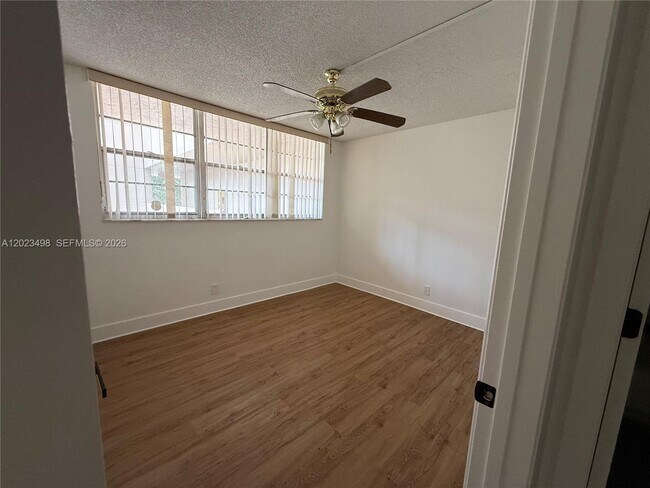 Building Photo - 9531 Seagrape Dr