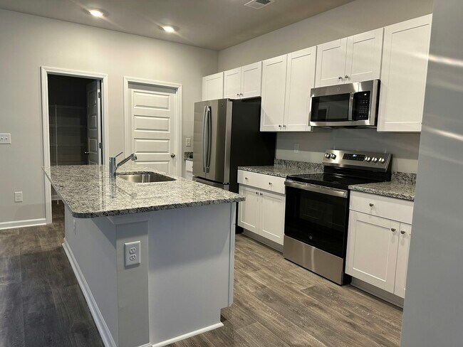 Building Photo - 413 Ladyfish Loop NW