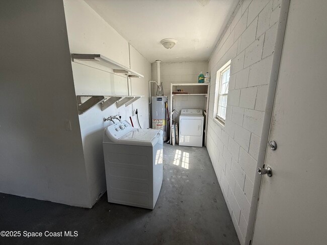 Building Photo - 988 Nicklaus Dr