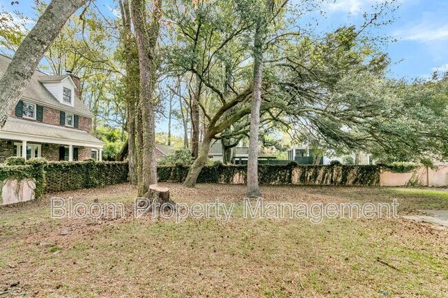 Building Photo - 974 Governors Rd