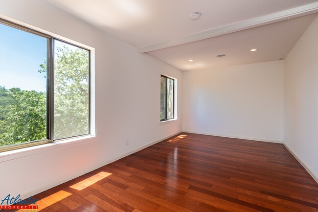 Building Photo - Beautiful Los Gatos Home | Remodeled | Ama...