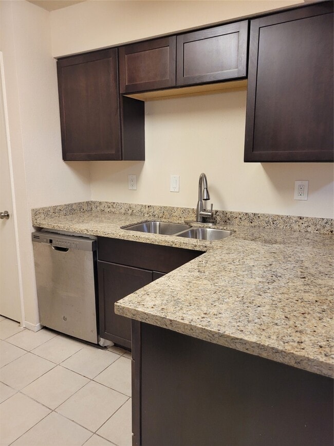 Building Photo - 9350 Country Creek St