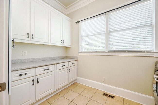 Building Photo - 105 Chablis Ct