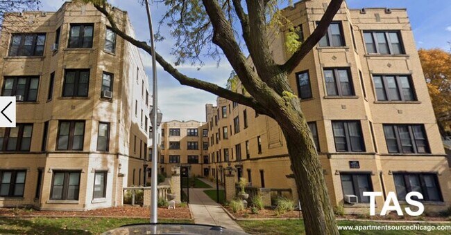 Building Photo - 3819 N Greenview Ave