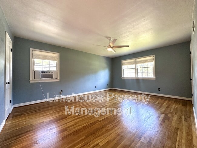Building Photo - 604 Berkley Pl