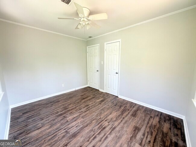 Building Photo - 125 Lillian Dr